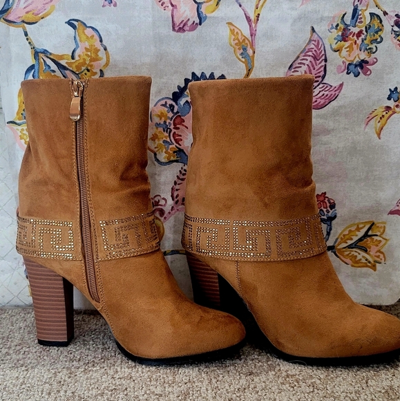 Italina Camel Zip Embellished Boot, Size 6.5 - Picture 3 of 12